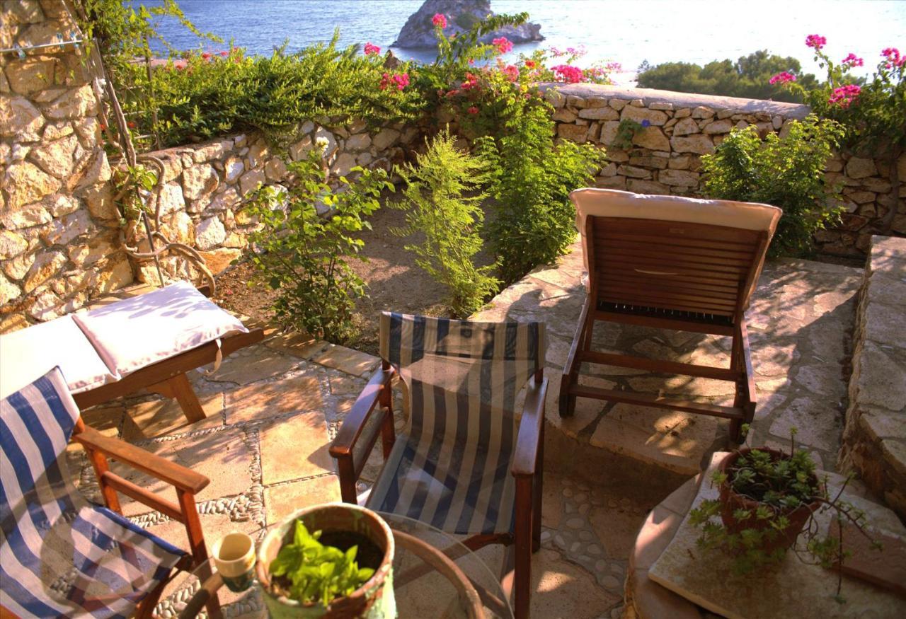 Eirini Luxury Hotel Villas Grikos Bay  Bagian luar foto